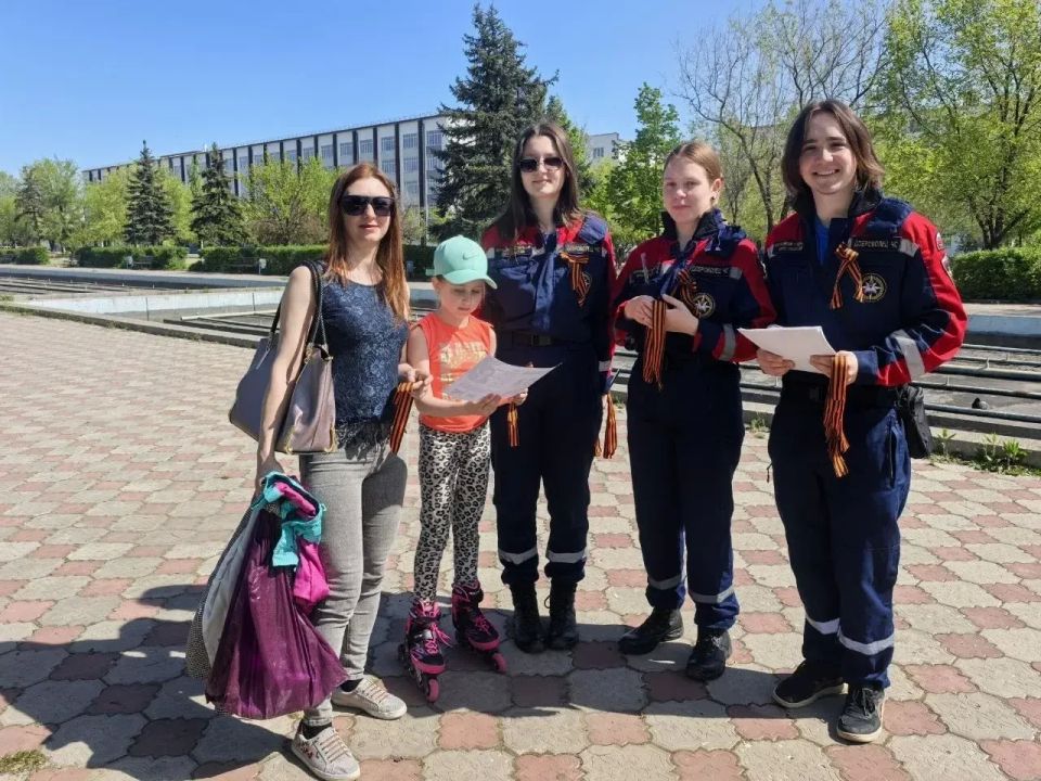 В Северодонецком городском округе, как и во всей стране, проходит акция «Георгиевская ленточка» В Северодонецком городском округе, как и во всей стране, проходит акция «Георгиевская ленточка»