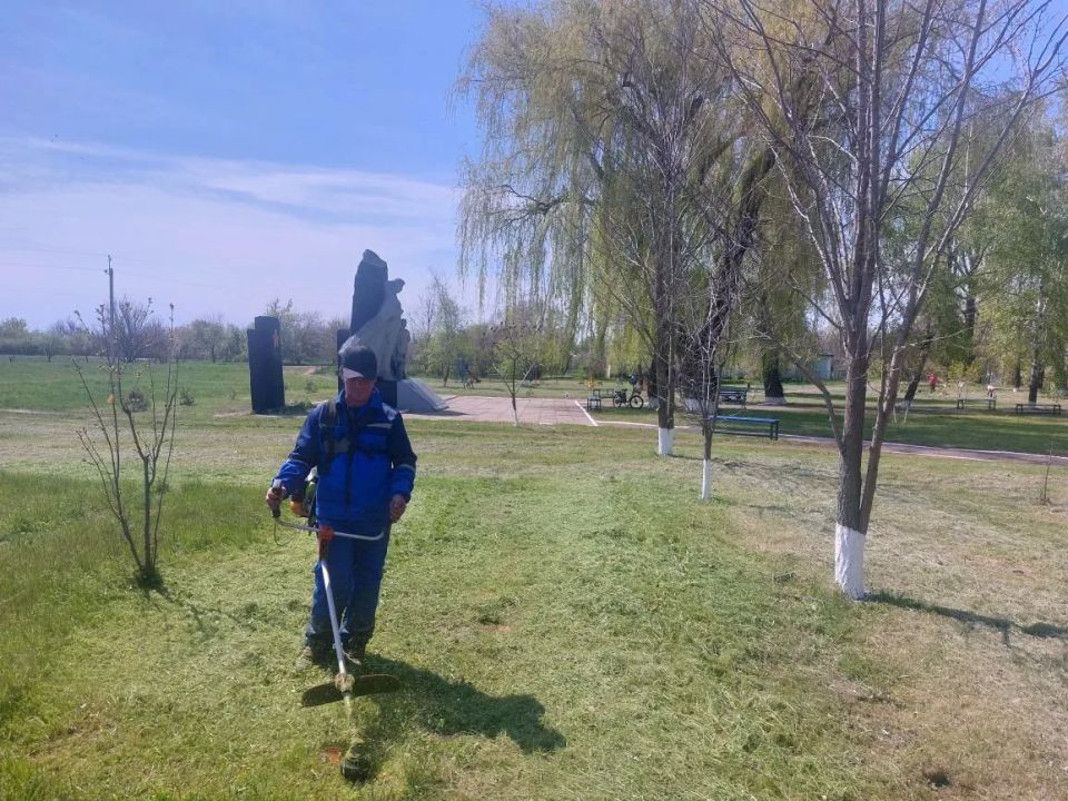В Нещеретово благоустроили парк возле памятника воинам-односельчанам по переулку Светлому В Нещеретово благоустроили парк возле памятника воинам-односельчанам по переулку Светлому