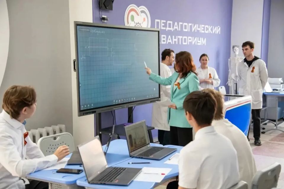 Учебные учреждения ЛНР получили средства на развитие образовательной инфраструктуры Учебные учреждения ЛНР получили средства на развитие образовательной инфраструктуры