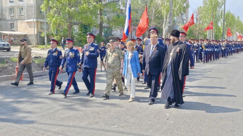 Виктор Водолацкий: Для меня уже стало доброй традицией ежегодно 7 мая поздравлять ветерана Великой Отечественной войны Оленина Ивана Федоровича, который в этом году отметил свой 101 день рождения Виктор Водолацкий: Для меня уже стало доброй традицией ежегодно 7 мая поздравлять ветерана Великой Отечественной войны Оленина Ивана Федоровича, который в этом году отметил свой 101 день рождения