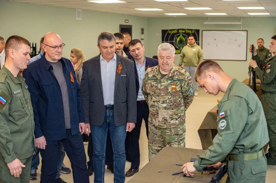 Республику с рабочим визитом посетил зампредседателя Правительства России Дмитрий Чернышенко Республику с рабочим визитом посетил зампредседателя Правительства России Дмитрий Чернышенко