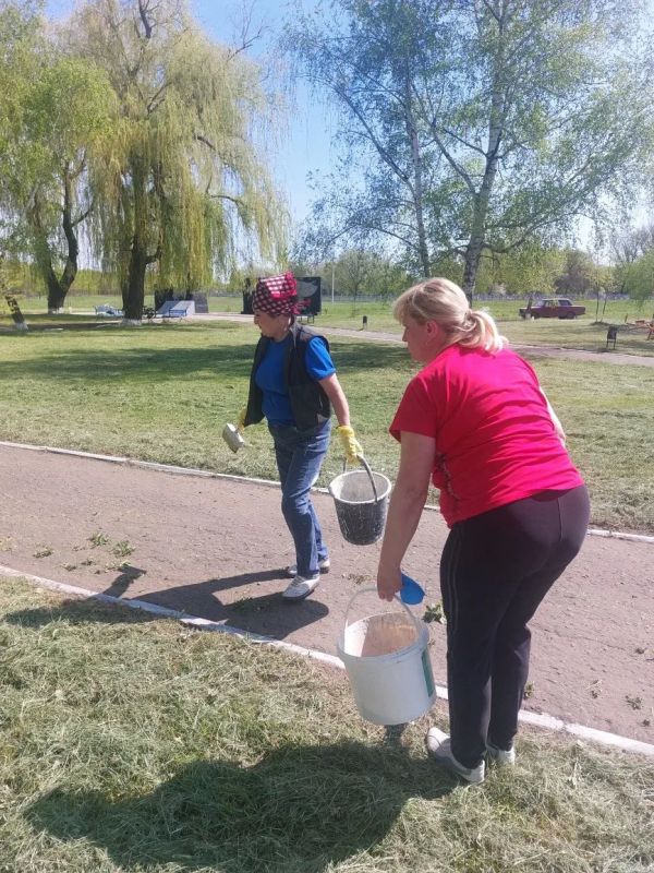 В Нещеретово благоустроили парк возле памятника воинам-односельчанам по переулку Светлому В Нещеретово благоустроили парк возле памятника воинам-односельчанам по переулку Светлому