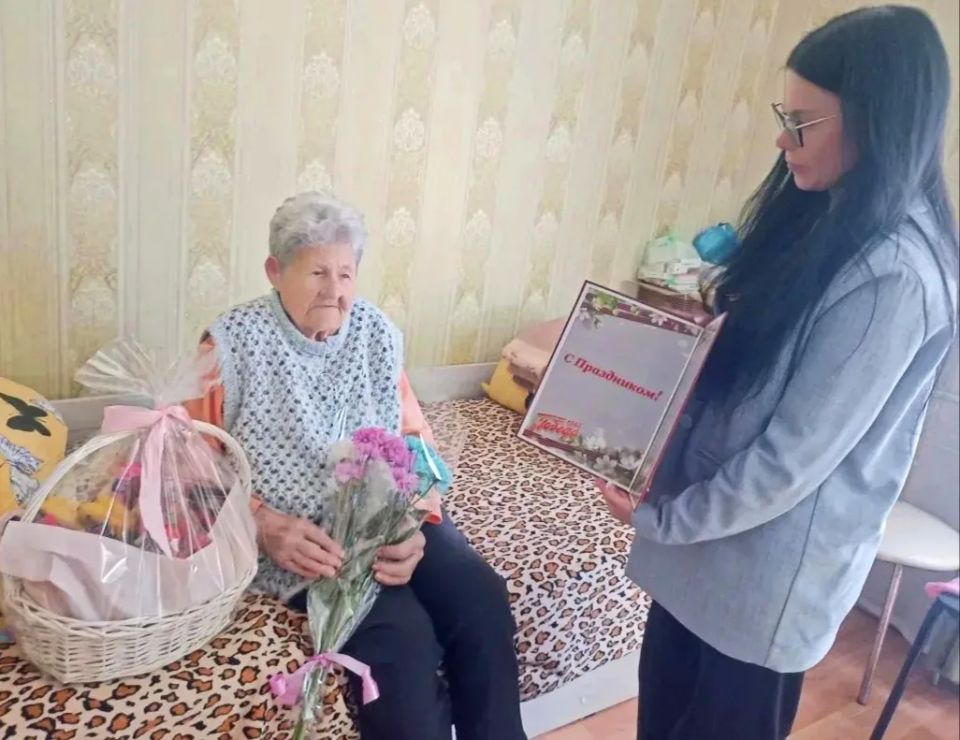 Ветерана Марию Ивановну Пушкарь поздравили с наступающим Днём Победы Ветерана Марию Ивановну Пушкарь поздравили с наступающим Днём Победы