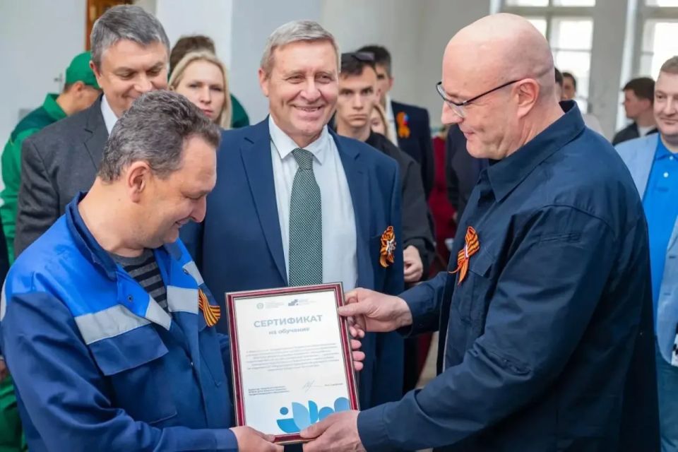 Учебные учреждения ЛНР получили средства на развитие образовательной инфраструктуры Учебные учреждения ЛНР получили средства на развитие образовательной инфраструктуры