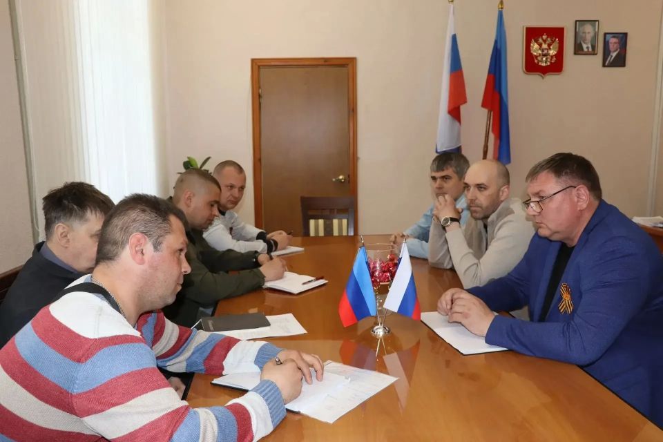 Продолжаем работы по благоустройству городской инфраструктуры Продолжаем работы по благоустройству городской инфраструктуры