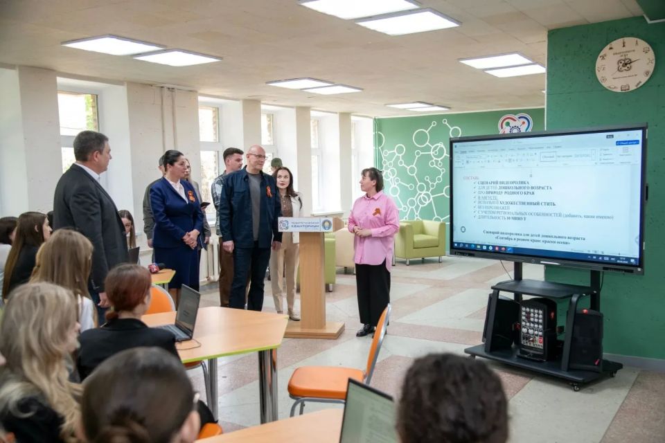 Республику с рабочим визитом посетил зампредседателя Правительства России Дмитрий Чернышенко Республику с рабочим визитом посетил зампредседателя Правительства России Дмитрий Чернышенко