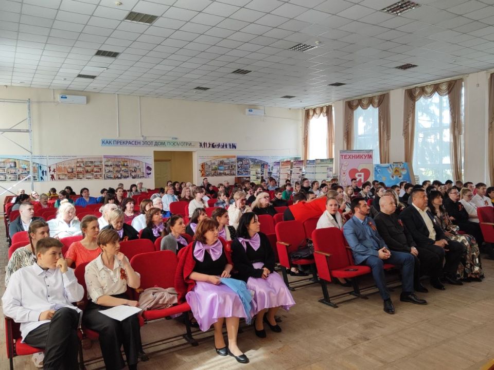Концерт ко Дню Победы в Луганском техникуме-интернате Концерт ко Дню Победы в Луганском техникуме-интернате