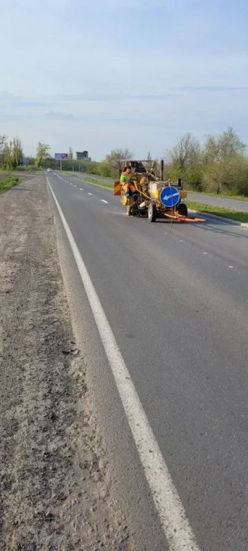 В Ровеньках ведутся работы по обеспечению безопасного дорожного движения В Ровеньках ведутся работы по обеспечению безопасного дорожного движения