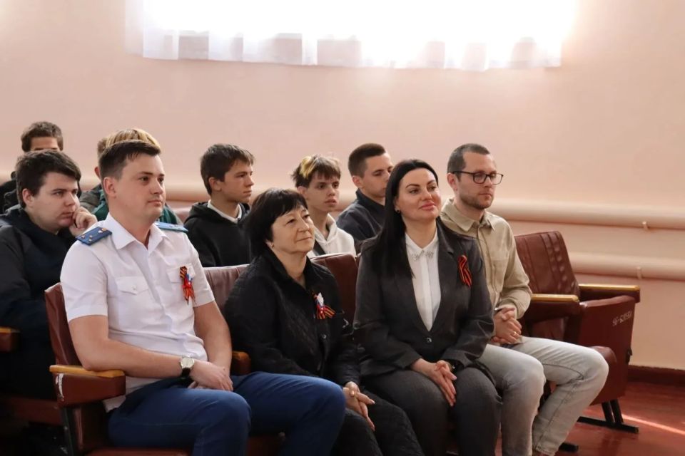 Сегодня прошел патриотический классный час, посвященный Дню Победы – 9 мая Сегодня прошел патриотический классный час, посвященный Дню Победы – 9 мая