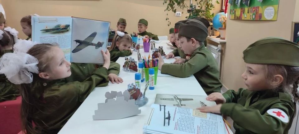 В Перевальском музее прошел патриотический час «Пусть знают и помнят потомки» В Перевальском музее прошел патриотический час «Пусть знают и помнят потомки»