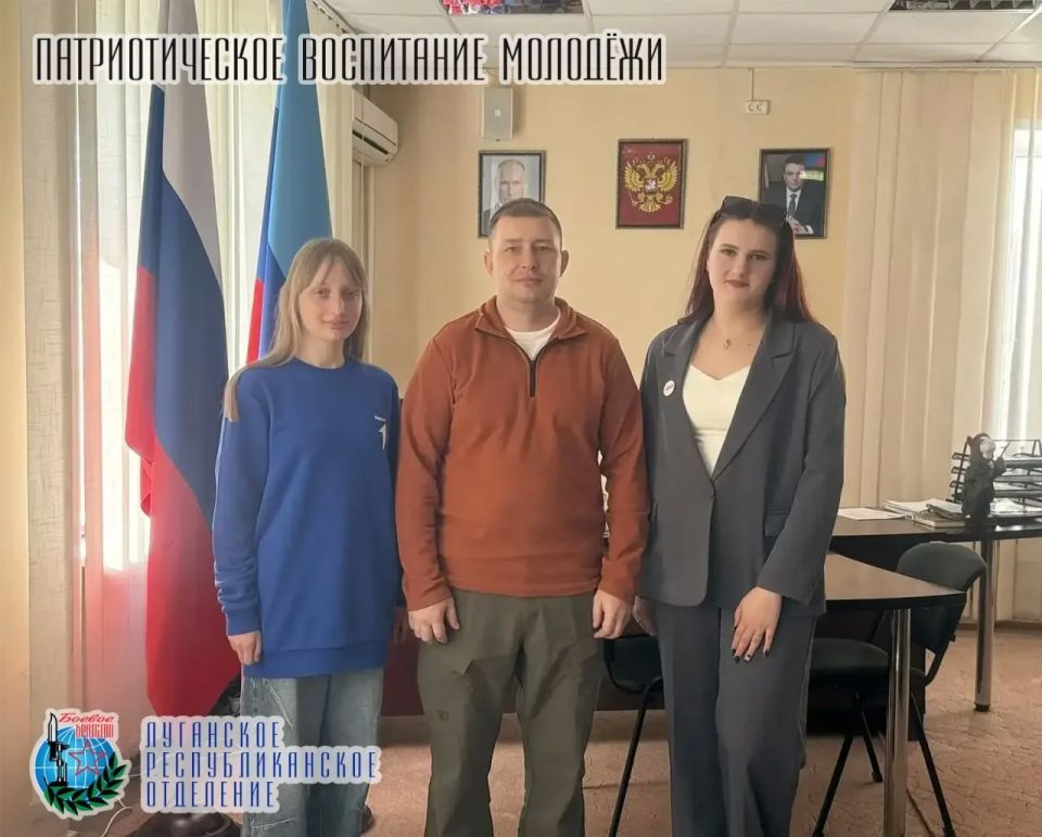 27 апреля Евгений Шаталин, Герой Луганской Народной Республики, временно исполняющий полномочия Главы Рубежанского муниципального округа, член Совета Луганского республиканского отделения Всероссийской общественной... 27 апреля Евгений Шаталин, Герой Луганской Народной Республики, временно исполняющий полномочия Главы Рубежанского муниципального округа, член Совета Луганского республиканского отделения Всероссийской общественной...