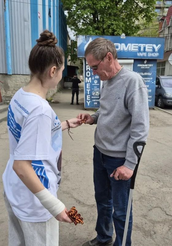 Накануне Великой Победы в школе №4 имени К.Х. Боташева прошла патриотическая акция, объединившая поколения Накануне Великой Победы в школе №4 имени К.Х. Боташева прошла патриотическая акция, объединившая поколения