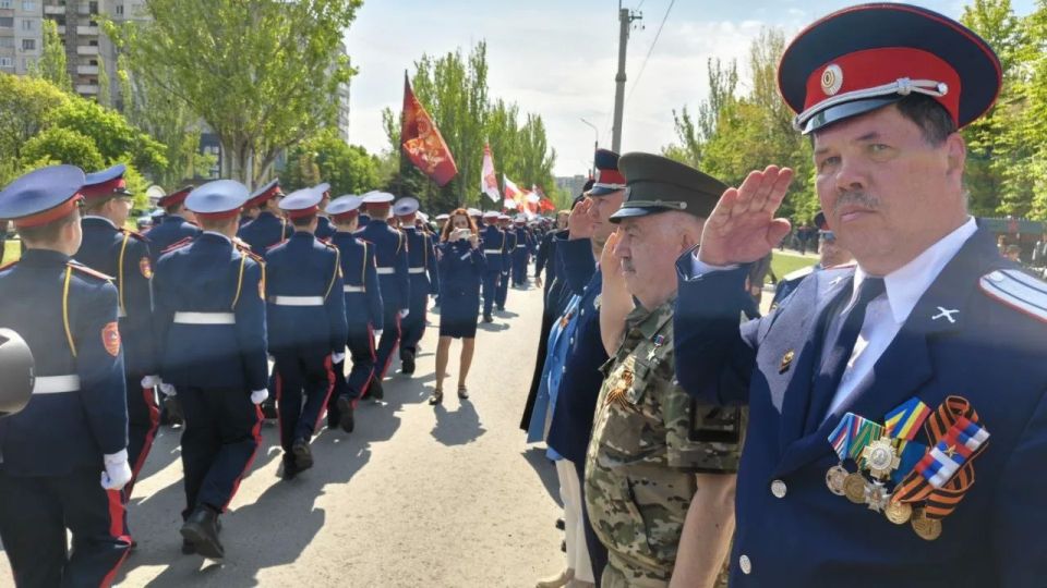 Виктор Водолацкий: Для меня уже стало доброй традицией ежегодно 7 мая поздравлять ветерана Великой Отечественной войны Оленина Ивана Федоровича, который в этом году отметил свой 101 день рождения Виктор Водолацкий: Для меня уже стало доброй традицией ежегодно 7 мая поздравлять ветерана Великой Отечественной войны Оленина Ивана Федоровича, который в этом году отметил свой 101 день рождения