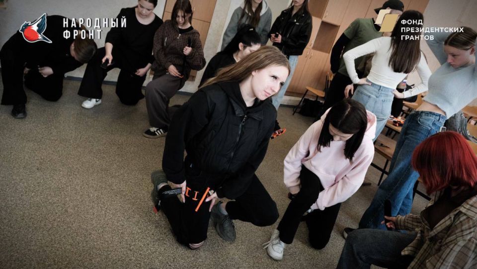 Молодёжка НФ ЛНР провела обучение по программе «СТОПКРОВЬ» в рамках проекта «Культура безопасности НФ» для студентов ГБПОО ЛНР «ЛКМПИКТ» Молодёжка НФ ЛНР провела обучение по программе «СТОПКРОВЬ» в рамках проекта «Культура безопасности НФ» для студентов ГБПОО ЛНР «ЛКМПИКТ»