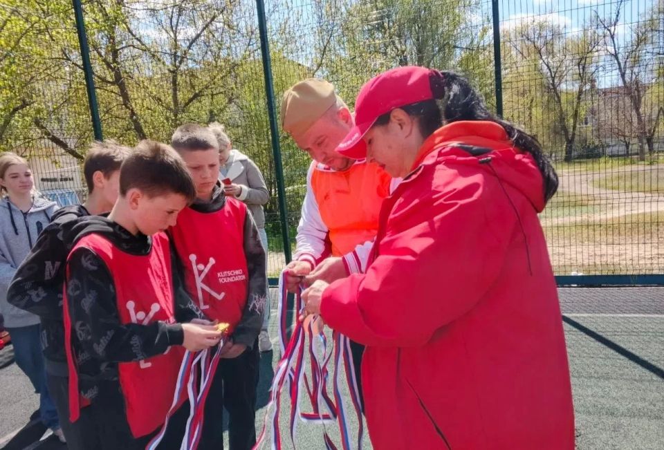 «Кубок Победы!». По инициативе активистов Движения Первых, в рамках празднования Дня Победы, прошел баскетбольный турнир в формате 33 ( посвященный 81-й годовщине Победы в Великой Отечественной войне), где 5 команд боролись... «Кубок Победы!». По инициативе активистов Движения Первых, в рамках празднования Дня Победы, прошел баскетбольный турнир в формате 33 ( посвященный 81-й годовщине Победы в Великой Отечественной войне), где 5 команд боролись...
