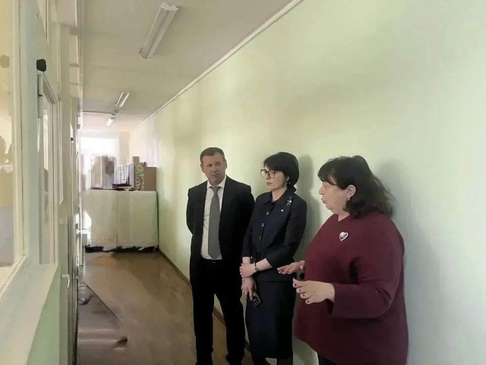 Директор Территориального фонда обязательного медицинского страхования Луганской Народной Республики Алексей Сергеевич Рощин и Молодежный совет навестили самых маленьких жителей Республики Директор Территориального фонда обязательного медицинского страхования Луганской Народной Республики Алексей Сергеевич Рощин и Молодежный совет навестили самых маленьких жителей Республики