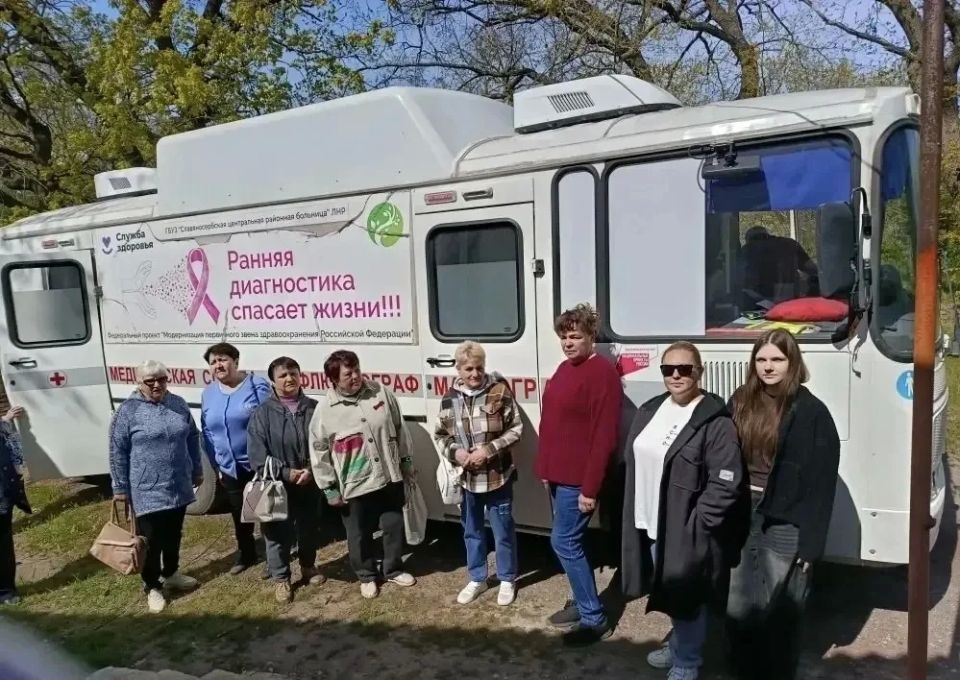 Специалист Славяносербской ЦРБ осмотрел жителей пгт.Лотиково Специалист Славяносербской ЦРБ осмотрел жителей пгт.Лотиково