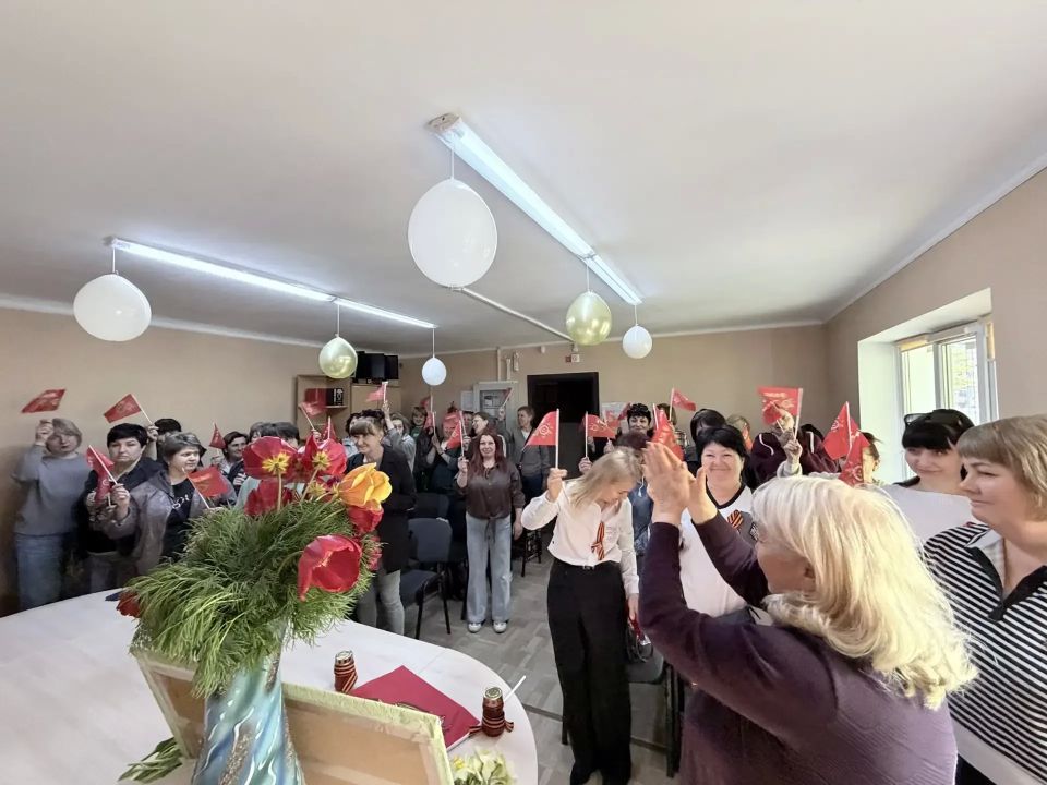 Приближение 9 мая, дня, который занимает особое место в сердцах россиян, ознаменовалось чередой трогательных событий в Брянковском комплексном центре социального обслуживания населения Приближение 9 мая, дня, который занимает особое место в сердцах россиян, ознаменовалось чередой трогательных событий в Брянковском комплексном центре социального обслуживания населения