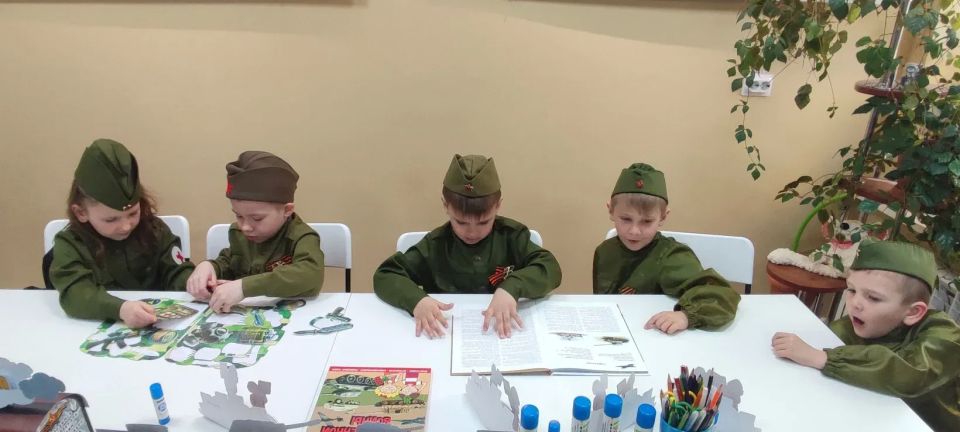 В Перевальском музее прошел патриотический час «Пусть знают и помнят потомки» В Перевальском музее прошел патриотический час «Пусть знают и помнят потомки»