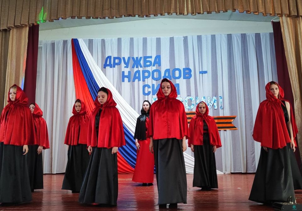 Концерт ко Дню Победы в Луганском техникуме-интернате Концерт ко Дню Победы в Луганском техникуме-интернате