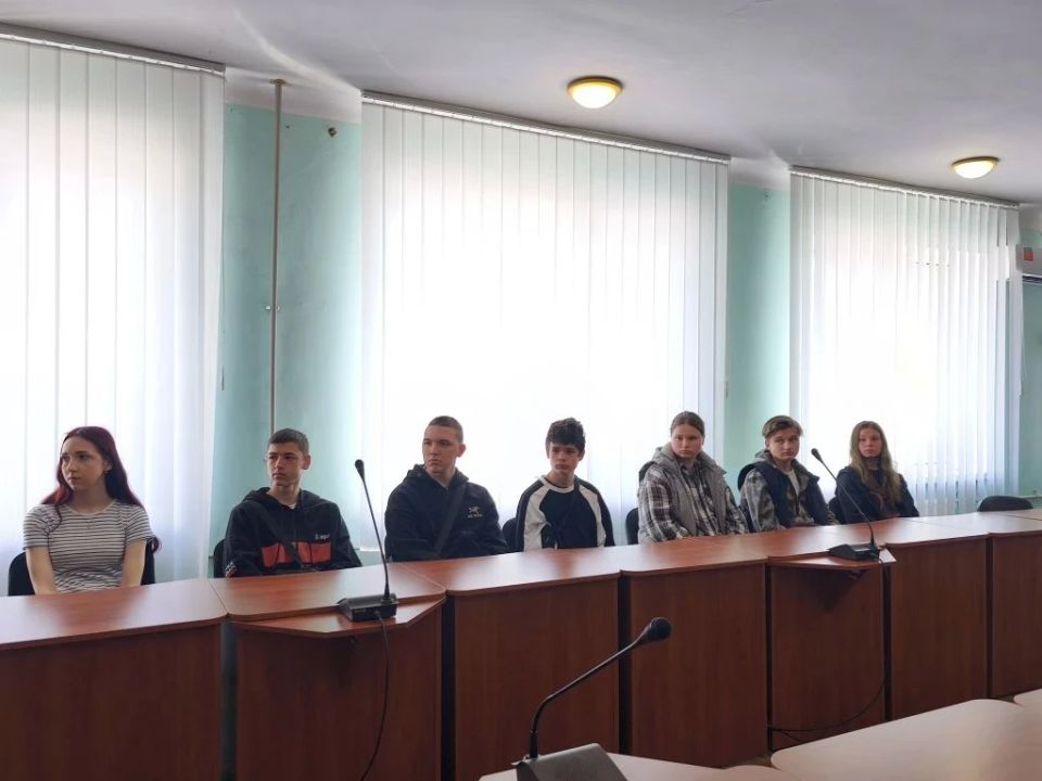 В Кировске наградили победителей конкурса социального плаката «Мы за здоровый образ жизни» В Кировске наградили победителей конкурса социального плаката «Мы за здоровый образ жизни»