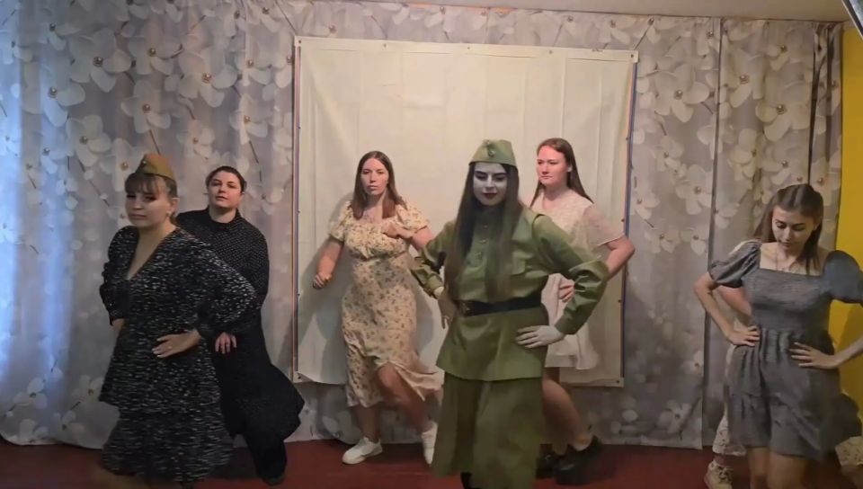 В структурных подразделениях Молодогвардейского Дворца культуры «Юность» прошли тематические патриотические мероприятия, посвященные Дню Победы В структурных подразделениях Молодогвардейского Дворца культуры «Юность» прошли тематические патриотические мероприятия, посвященные Дню Победы