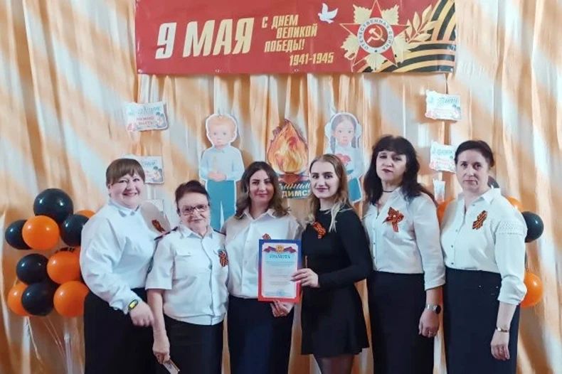 В Свердловской СШ №8 состоялся муниципальный фестиваль военно-патриотической песни В Свердловской СШ №8 состоялся муниципальный фестиваль военно-патриотической песни