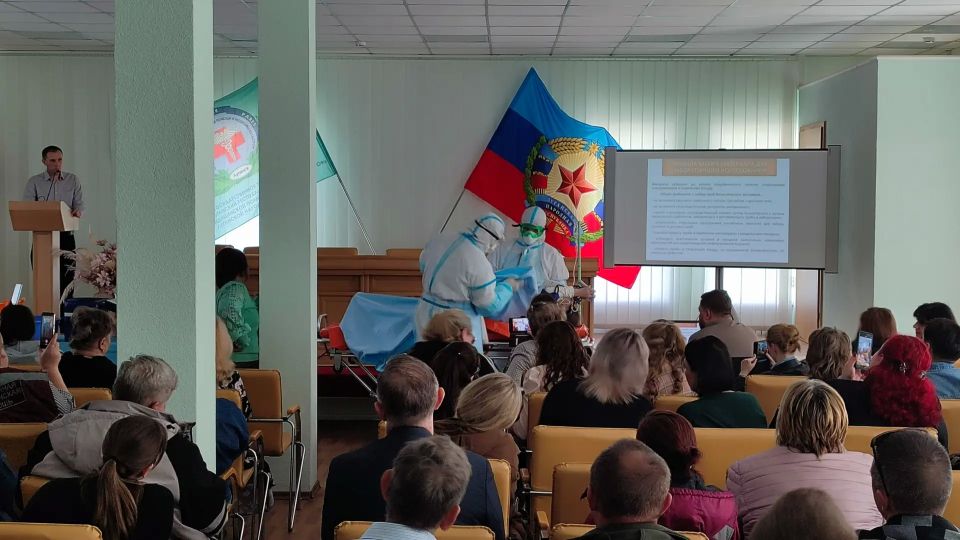 В Луганском центре медицины катастроф прошло ежегодное тренировочное занятие В Луганском центре медицины катастроф прошло ежегодное тренировочное занятие