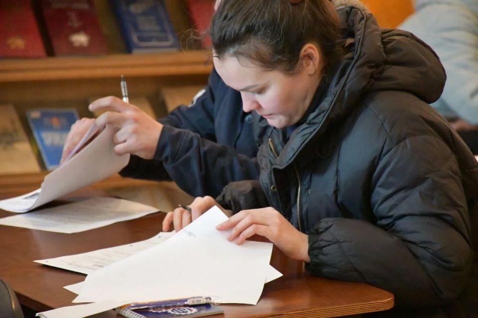 Заводы ЛНР готовятся к празднованию Дня Победы Заводы ЛНР готовятся к празднованию Дня Победы