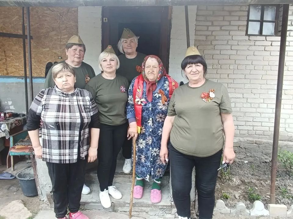 В преддверии светлого праздника Великой ПОБЕДЫ по всему Кременскому муниципальному округу прошли мероприятия с теплыми поздравлениями жителей, чье детство пришлось на суровые годы Великой Отечественной войны В преддверии светлого праздника Великой ПОБЕДЫ по всему Кременскому муниципальному округу прошли мероприятия с теплыми поздравлениями жителей, чье детство пришлось на суровые годы Великой Отечественной войны