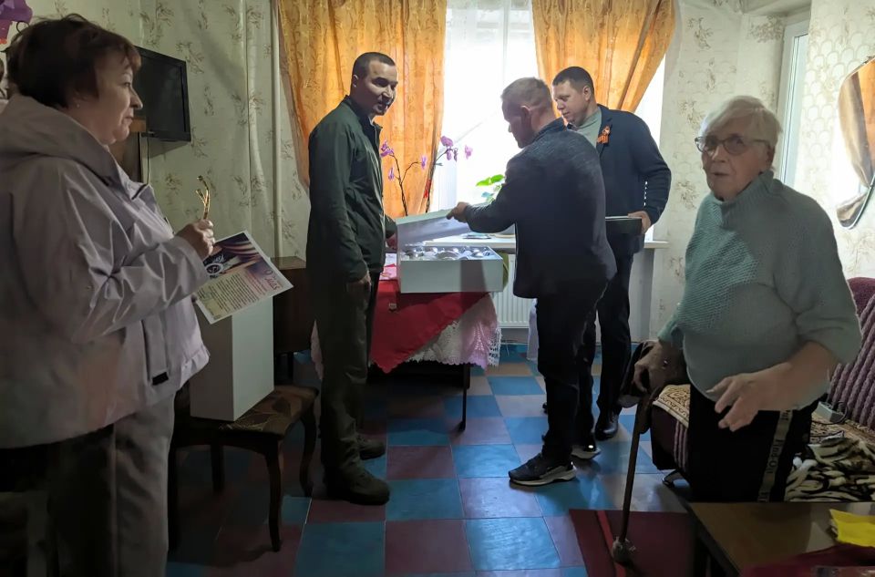 Поздравление ветеранов с 9 мая в Лисичанске Поздравление ветеранов с 9 мая в Лисичанске