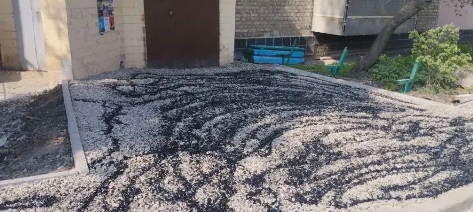 В Краснодоне продолжаем благоустройство дороги по улице Микроцентр В Краснодоне продолжаем благоустройство дороги по улице Микроцентр