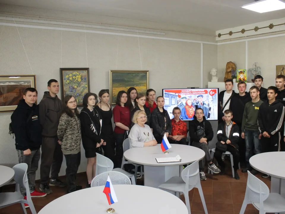 В Кировске продолжаются мероприятия ко Дню молодого избирателя В Кировске продолжаются мероприятия ко Дню молодого избирателя