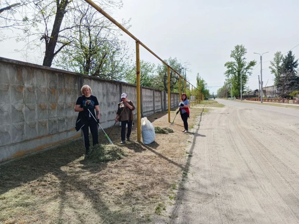 Мы - за чистое село!. Таков был слоган этой недели сотрудников Передельского отдела жизнеобеспечения Мы - за чистое село!. Таков был слоган этой недели сотрудников Передельского отдела жизнеобеспечения
