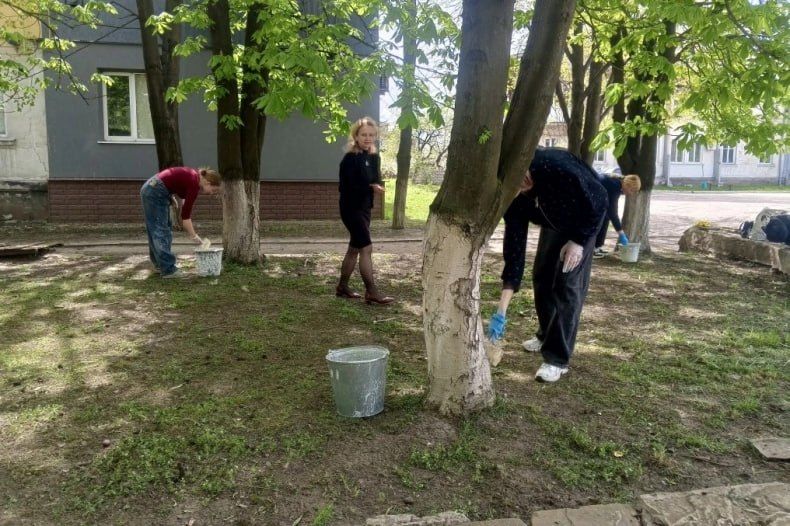 В населённых пунктах округа продолжаются субботники В населённых пунктах округа продолжаются субботники