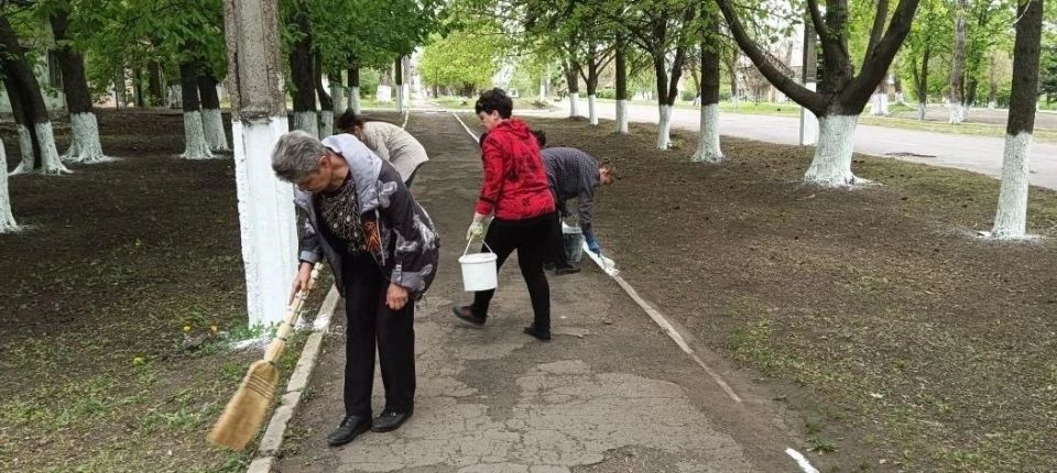 Глава Антрацитовского муниципального округа Сергей Саенко поблагодарил всех активных жителей за благоустройство территорий Глава Антрацитовского муниципального округа Сергей Саенко поблагодарил всех активных жителей за благоустройство территорий