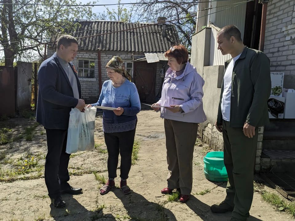 Поздравление ветеранов с 9 мая в Лисичанске Поздравление ветеранов с 9 мая в Лисичанске