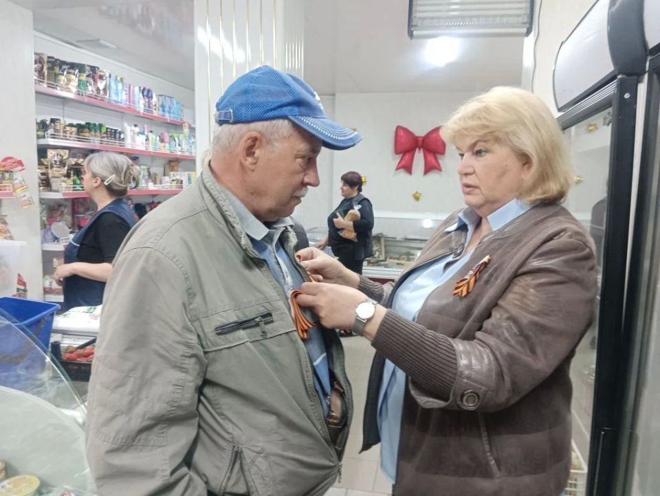 По всей территории Антрацитовского муниципального округа проходит традиционная акция «Георгиевская ленточка», приуроченная ко Дню Победы По всей территории Антрацитовского муниципального округа проходит традиционная акция «Георгиевская ленточка», приуроченная ко Дню Победы