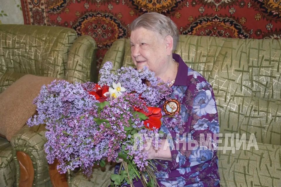 Первый заместитель главы Кировска Василий Ткачев навестил ветеранов Великой Отечественной войны в преддверии праздника 9 Мая Первый заместитель главы Кировска Василий Ткачев навестил ветеранов Великой Отечественной войны в преддверии праздника 9 Мая