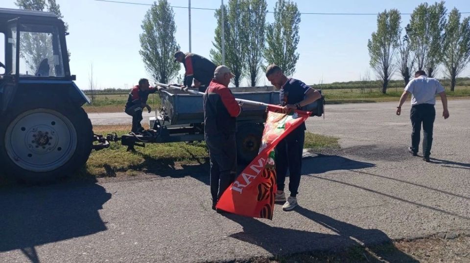 В преддверии Дня Победы село Малокаховка преображается, наполняясь атмосферой памяти, благодарности и уважения к подвигу поколения победителей В преддверии Дня Победы село Малокаховка преображается, наполняясь атмосферой памяти, благодарности и уважения к подвигу поколения победителей