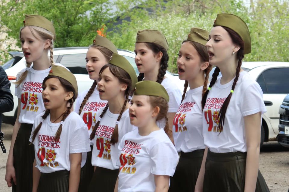 Накануне Дня Победы с руководителями делегаций шефов-регионов Красноярского края и Республики Тыва, представителями общественности, ведомств округа и молодежи поздравили Почетных граждан округа, наших дорогих ветеранов ВОВ... Накануне Дня Победы с руководителями делегаций шефов-регионов Красноярского края и Республики Тыва, представителями общественности, ведомств округа и молодежи поздравили Почетных граждан округа, наших дорогих ветеранов ВОВ...