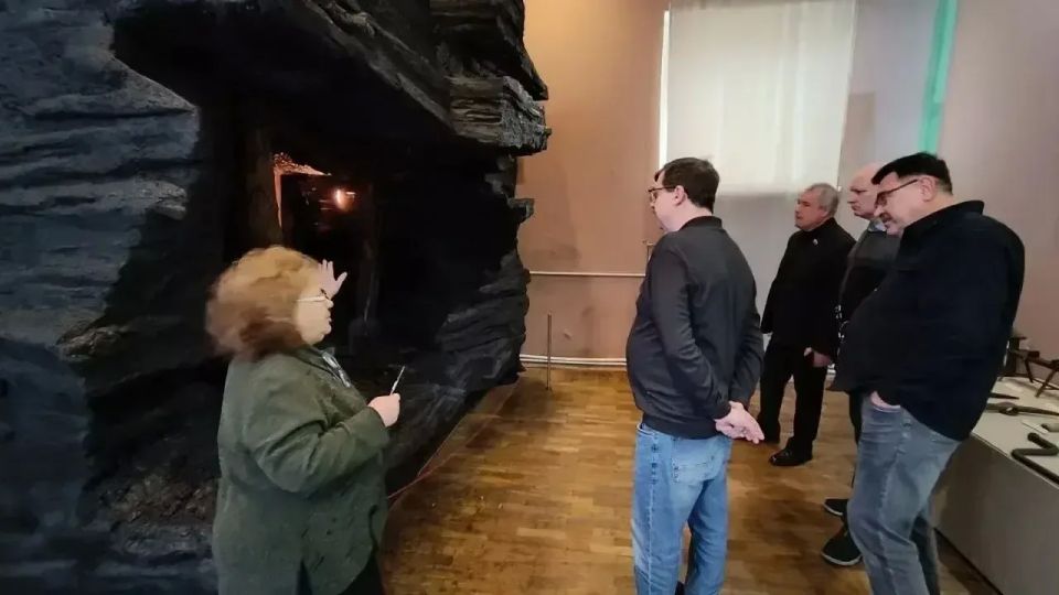 Андрей Губарев: Делегация из Калужской области осуществила гуманитарную миссию в Луганской Народной Республике, доставив необходимую помощь для жителей региона Андрей Губарев: Делегация из Калужской области осуществила гуманитарную миссию в Луганской Народной Республике, доставив необходимую помощь для жителей региона