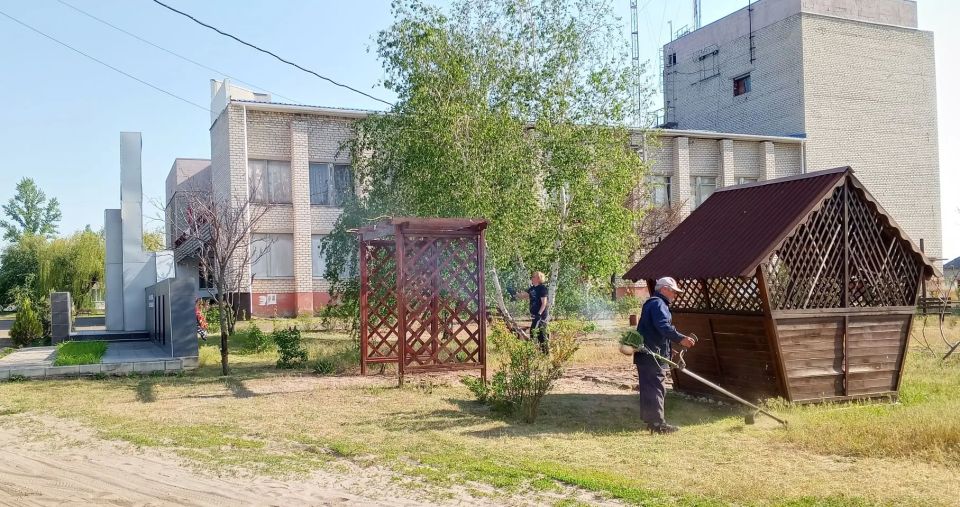 Мы - за чистое село!. Таков был слоган этой недели сотрудников Передельского отдела жизнеобеспечения Мы - за чистое село!. Таков был слоган этой недели сотрудников Передельского отдела жизнеобеспечения