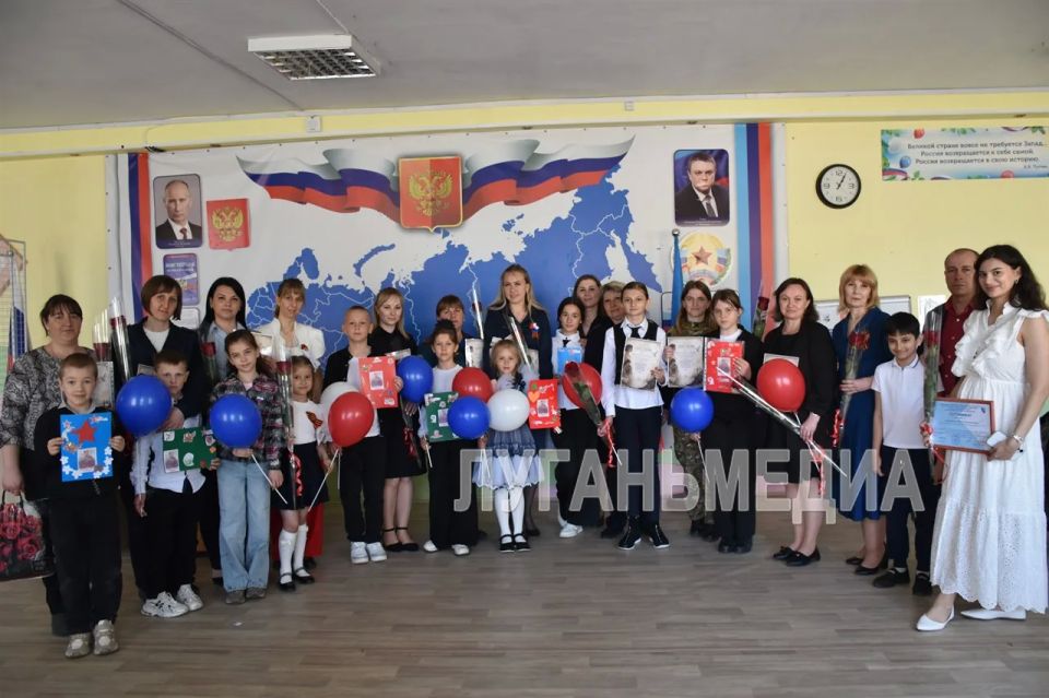 В «Белокуракинской школе № 1» прошло мероприятие «Хранительницы семейного очага, правопорядка и мирного неба над головой» В «Белокуракинской школе № 1» прошло мероприятие «Хранительницы семейного очага, правопорядка и мирного неба над головой»