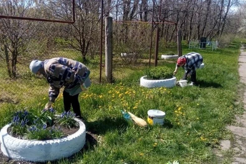 В населённых пунктах округа продолжаются субботники В населённых пунктах округа продолжаются субботники