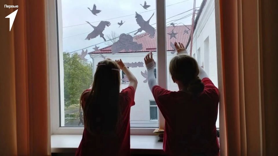 Меловский округ украшают «Окна Победы» Меловский округ украшают «Окна Победы»