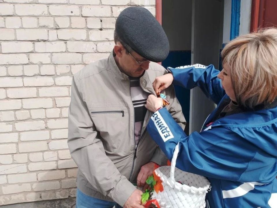 По всей территории Антрацитовского муниципального округа проходит традиционная акция «Георгиевская ленточка», приуроченная ко Дню Победы По всей территории Антрацитовского муниципального округа проходит традиционная акция «Георгиевская ленточка», приуроченная ко Дню Победы