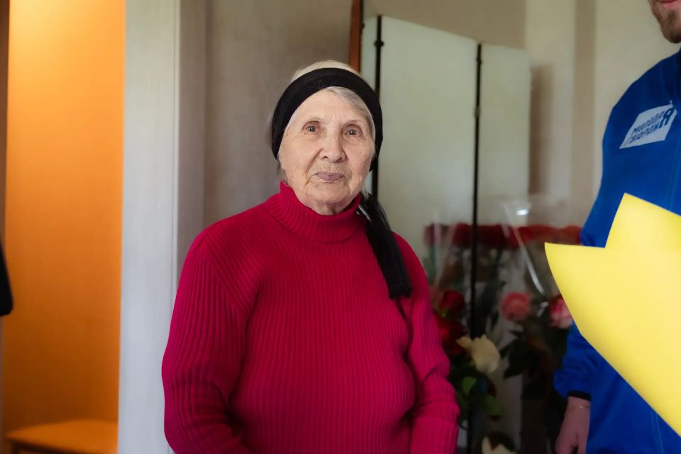 Сегодня снова поздравляли тех, кто живьём помнит тот самый победный май 1945-го Сегодня снова поздравляли тех, кто живьём помнит тот самый победный май 1945-го