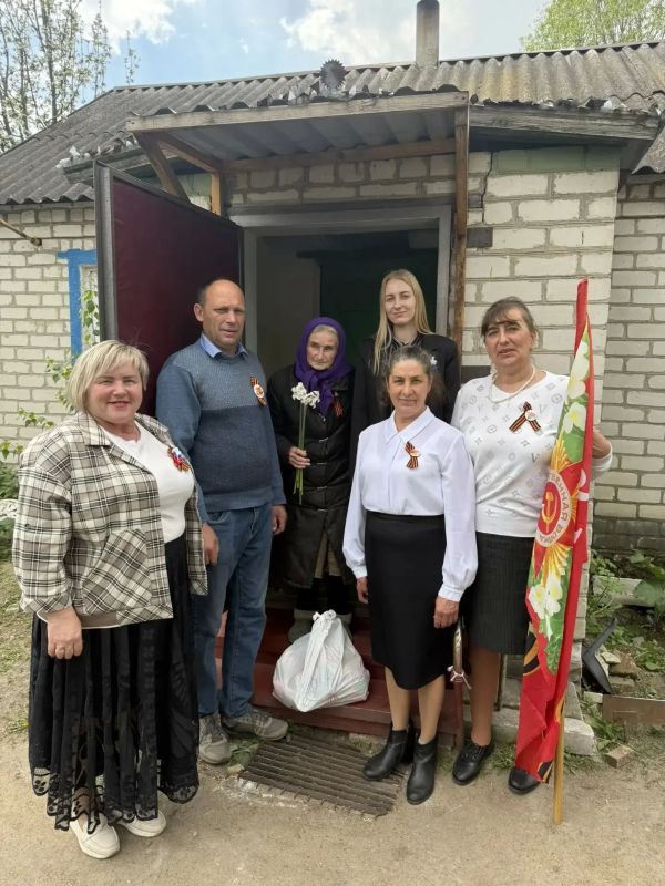 В преддверии светлого праздника Великой ПОБЕДЫ по всему Кременскому муниципальному округу прошли мероприятия с теплыми поздравлениями жителей, чье детство пришлось на суровые годы Великой Отечественной войны В преддверии светлого праздника Великой ПОБЕДЫ по всему Кременскому муниципальному округу прошли мероприятия с теплыми поздравлениями жителей, чье детство пришлось на суровые годы Великой Отечественной войны
