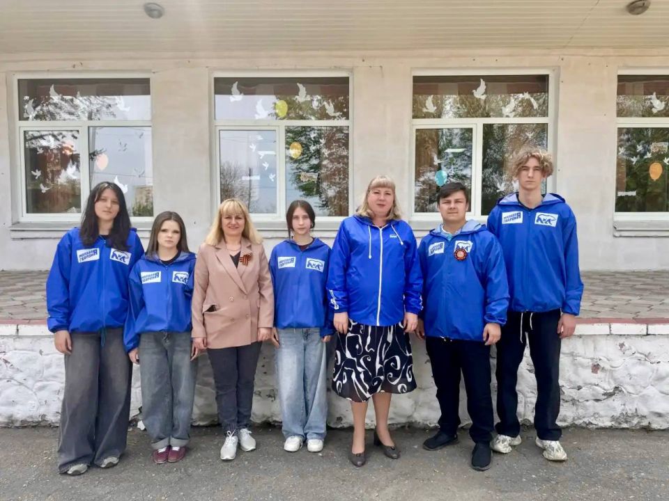 Молодогвардейцы активно участвуют во Всероссийской акции «Окна Победы» Молодогвардейцы активно участвуют во Всероссийской акции «Окна Победы»